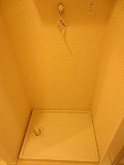 物件内観写真14　(洗濯機置場)