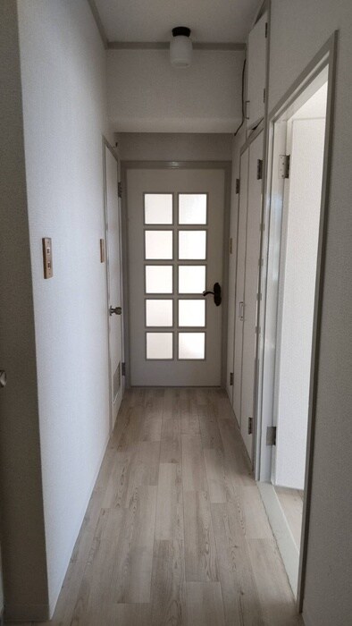 物件内観写真7　(玄関)