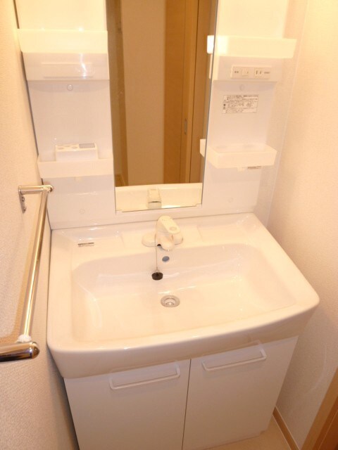 物件内観写真8　(洗面)