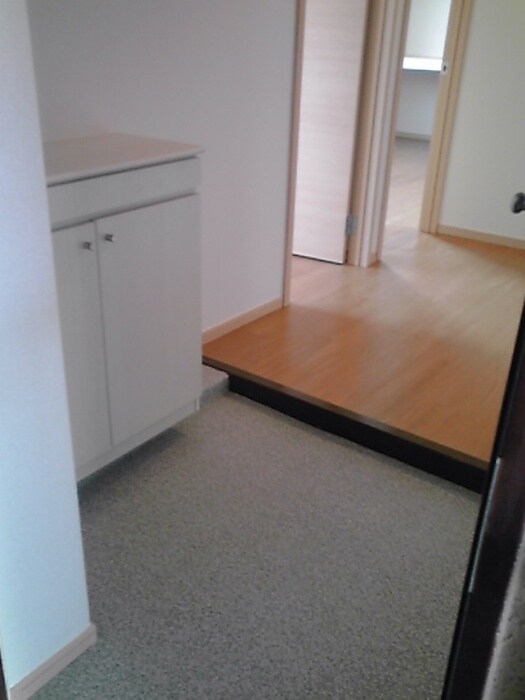 物件内観写真11　(玄関)