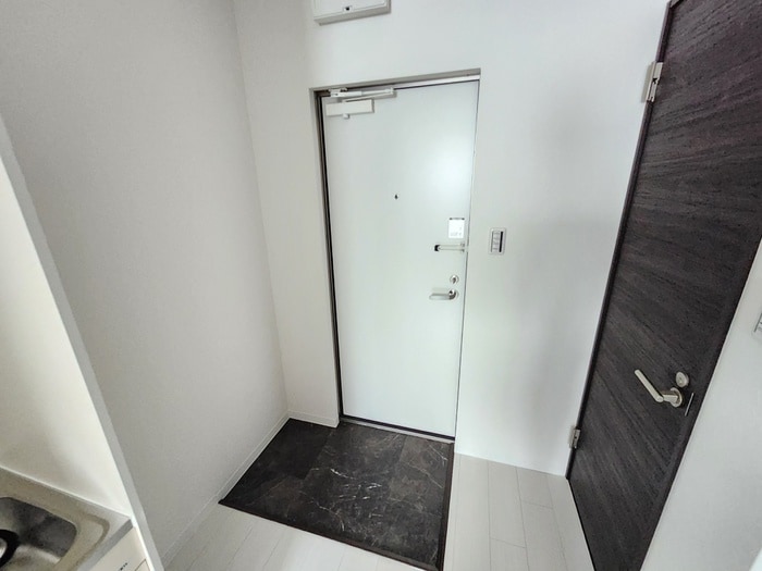 物件内観写真18　(玄関)