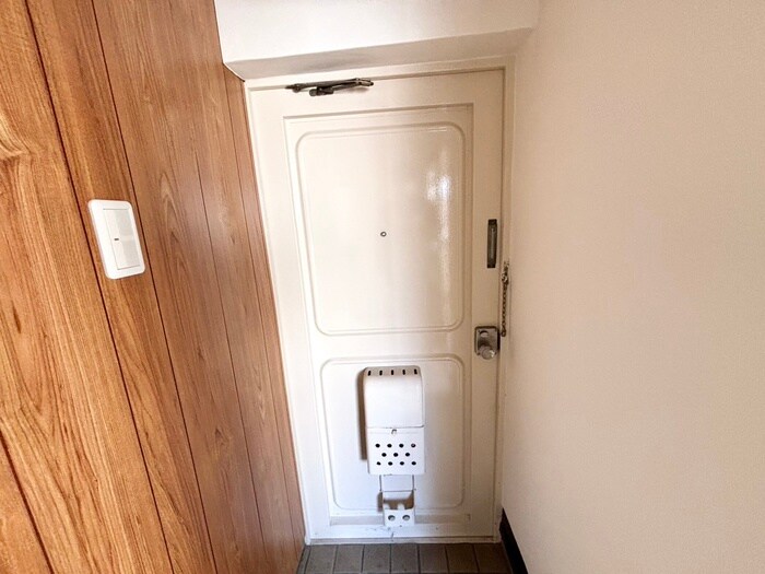 物件内観写真14　(玄関)