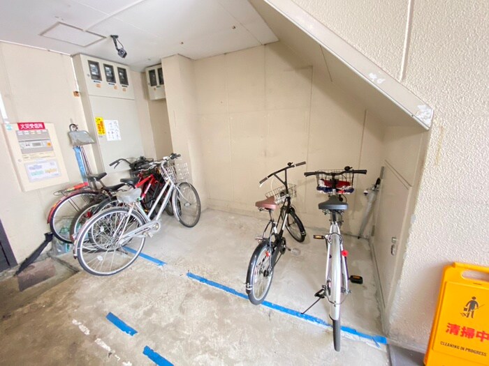 物件外観写真5　(駐輪場)