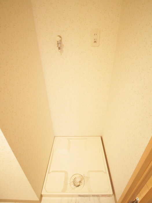 物件内観写真14　(洗濯機置場)