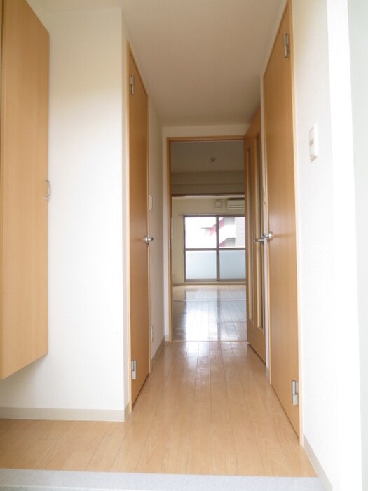 物件内観写真16　(玄関)