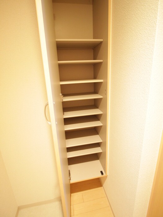 物件内観写真16　(靴箱)