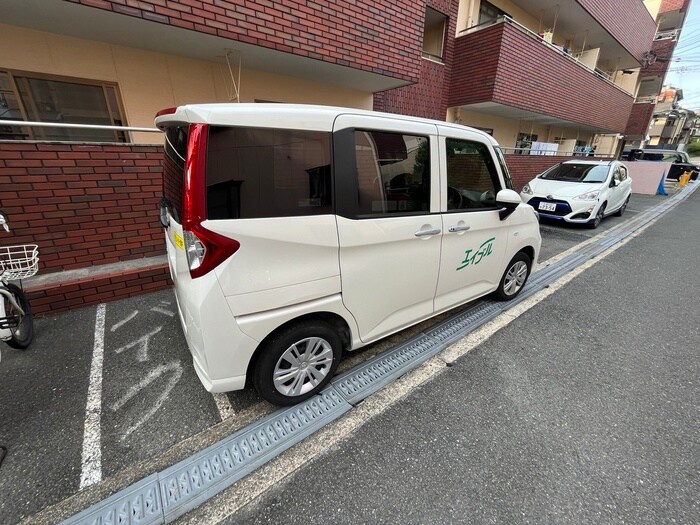 物件外観写真4　(駐車場)