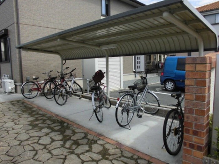 物件外観写真3　(駐輪場)