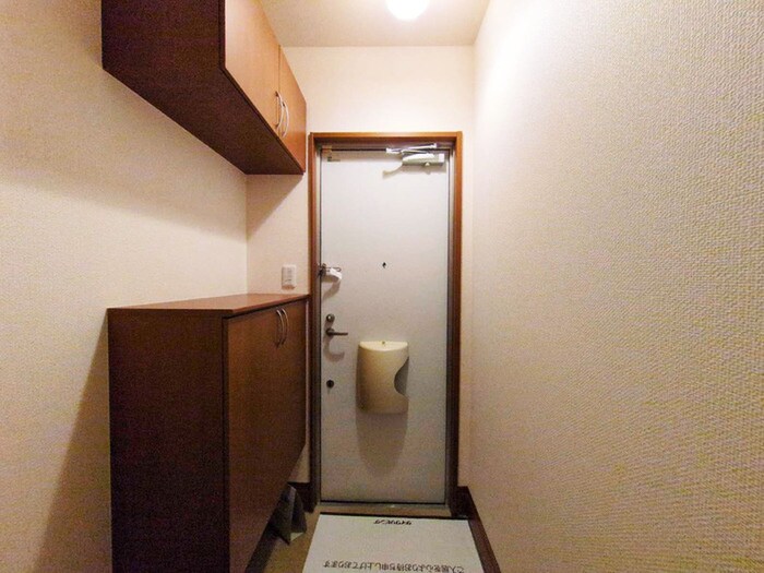 物件内観写真16　(玄関)