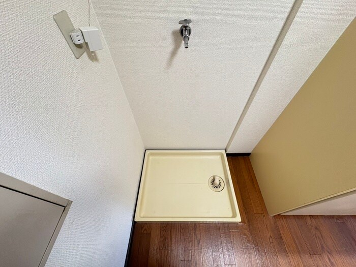 物件内観写真12　(洗濯機置場)