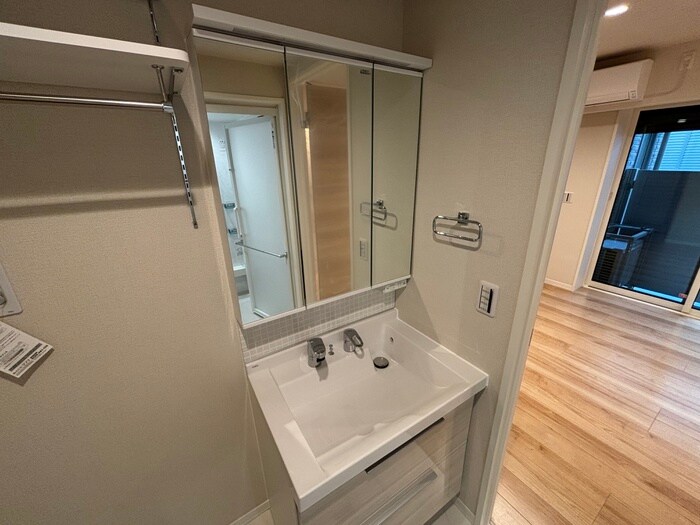 物件内観写真9　(洗面)