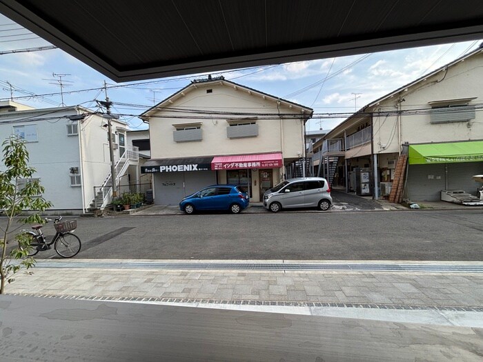 物件内観写真18　(室内からの展望)