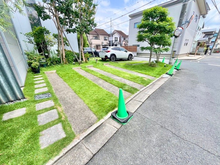 物件外観写真4　(駐車場)