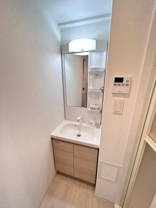 物件内観写真8　(洗面)