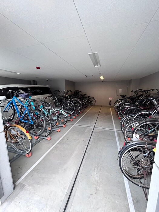 物件外観写真5　(駐輪場)