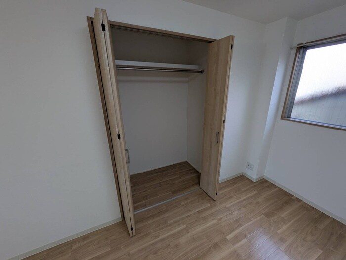 物件内観写真12　(収納)