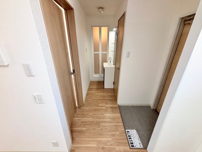 物件内観写真17　(廊下)