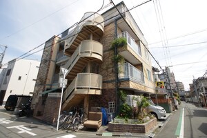 アンティポ－ロ・ビュ－外観写真