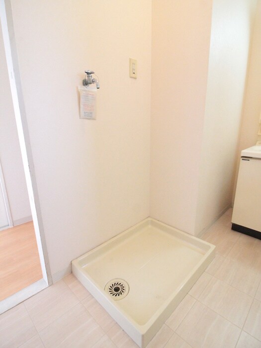 物件内観写真20　(洗濯機置場)