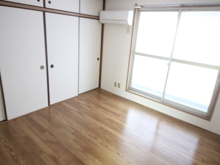 物件内観写真4　(居室)