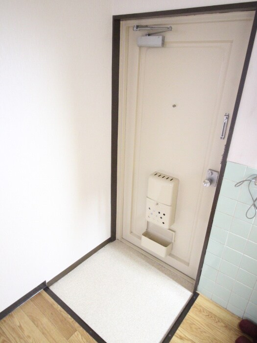 物件内観写真12　(玄関)