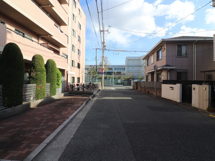 物件外観写真6　(周辺環境)