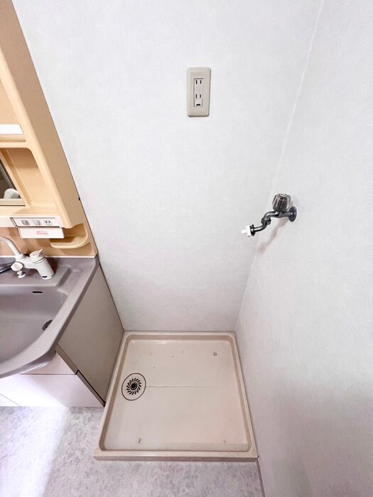 物件内観写真14　(洗濯機置場)