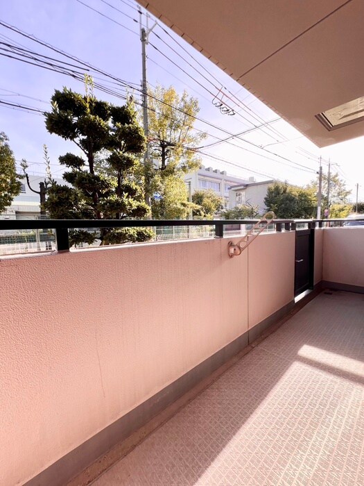 物件内観写真18　(室内からの展望)