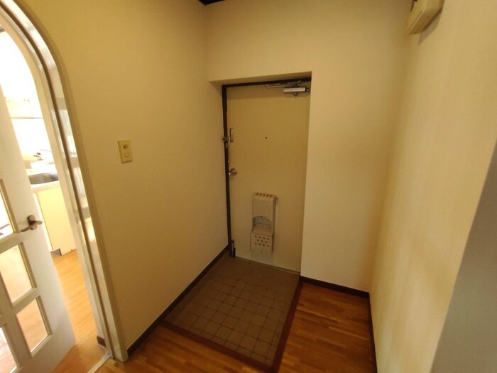 物件内観写真17　(玄関)