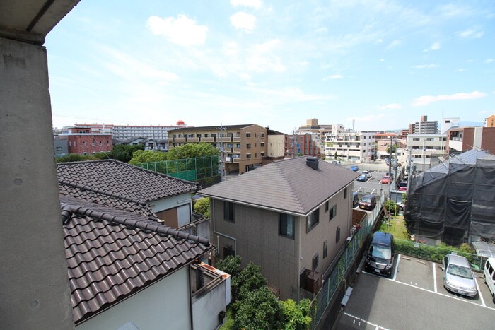 物件内観写真20　(室内からの展望)