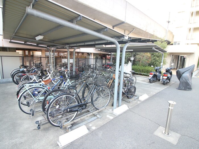 物件外観写真5　(駐輪場)