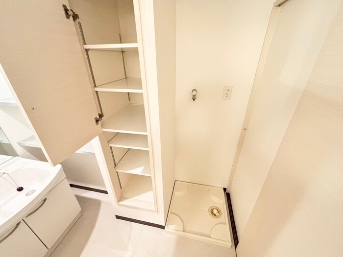 物件内観写真18　(洗濯機置場)