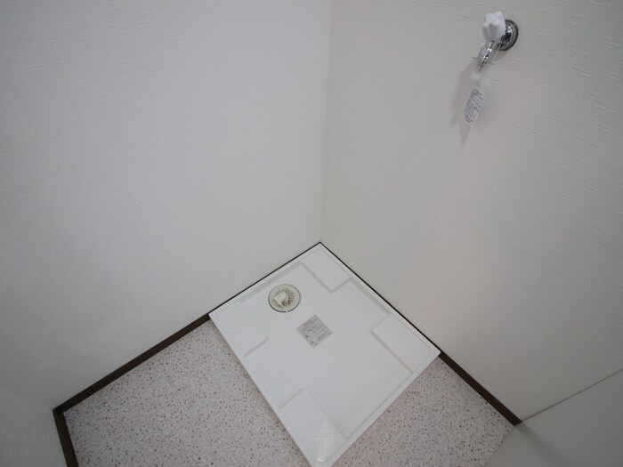 物件内観写真15　(洗濯機置場)