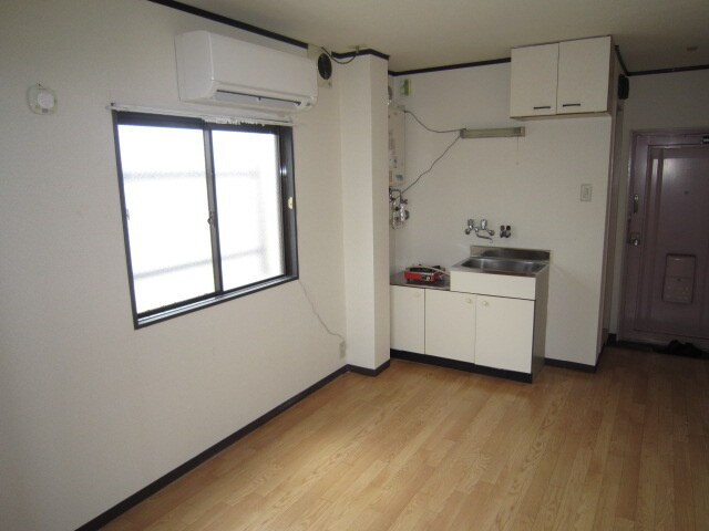 物件内観写真9　(居室)