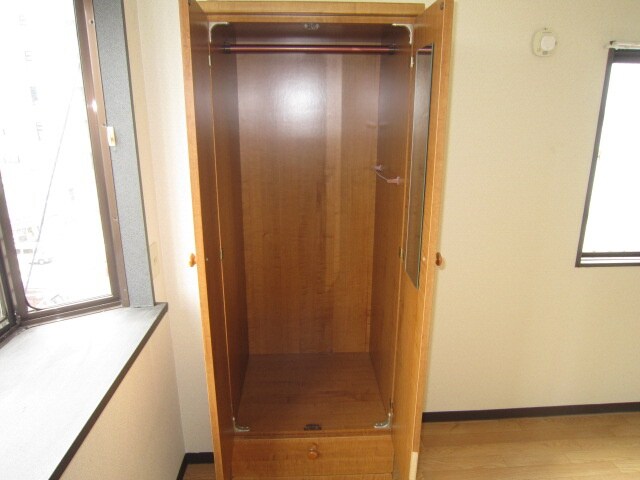 物件内観写真10　(収納)