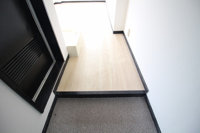 物件内観写真13　(玄関)