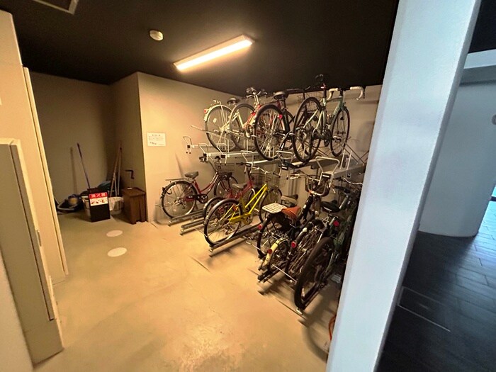 物件外観写真5　(駐輪場)