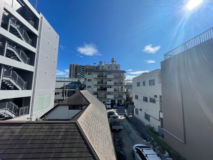 物件内観写真20　(室内からの展望)