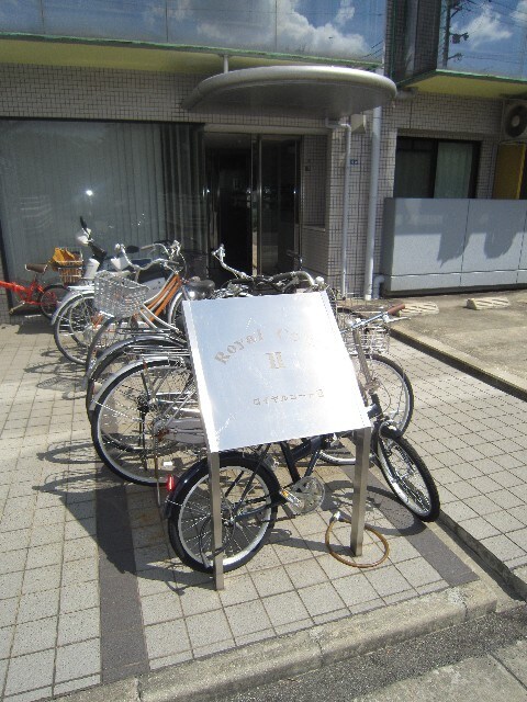 物件外観写真6　(エントランス部分)