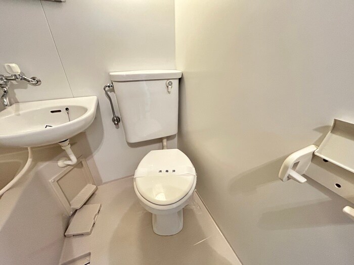 物件内観写真14　(トイレ)