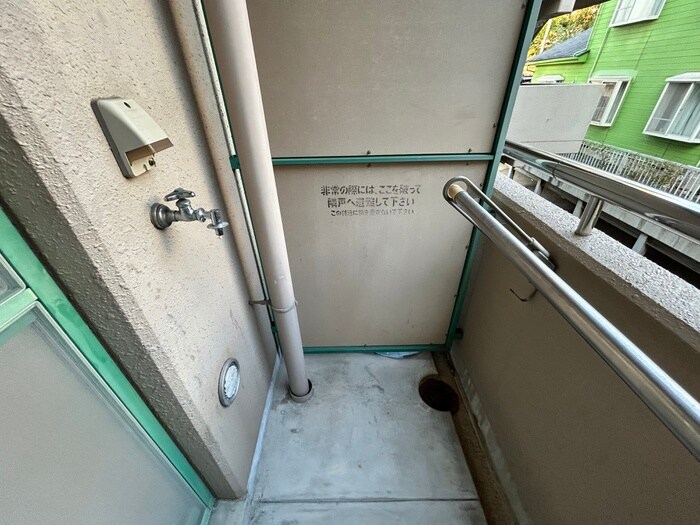 物件内観写真15　(洗濯機置場)