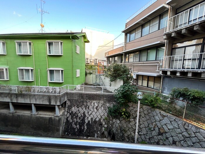 物件内観写真22　(室内からの展望)