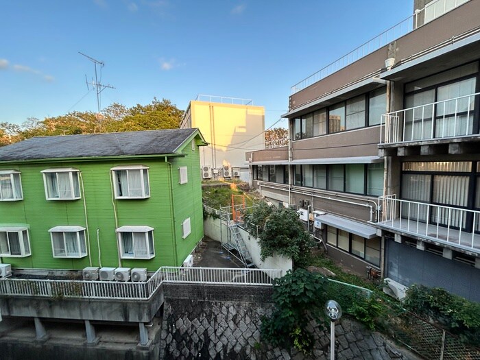 物件内観写真22　(室内からの展望)