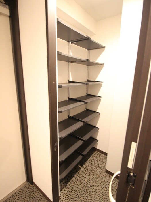 物件内観写真13　(靴箱)