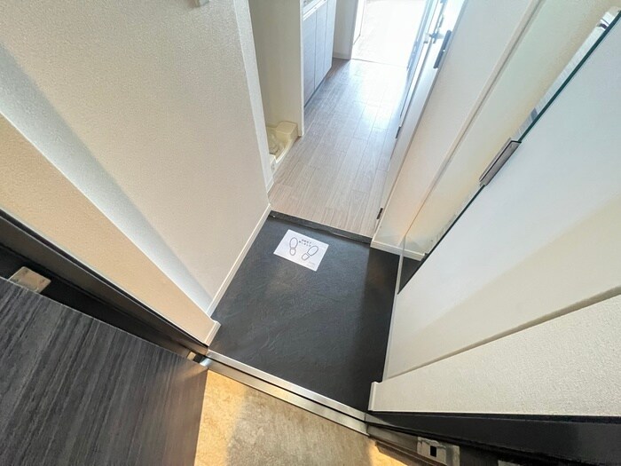 物件内観写真15　(玄関)