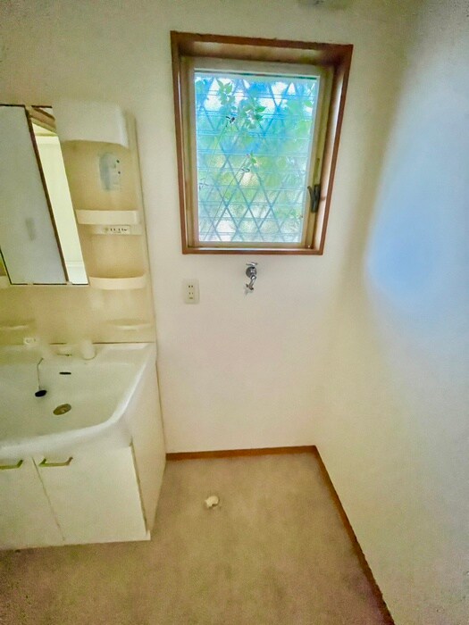 物件内観写真14　(洗濯機置場)