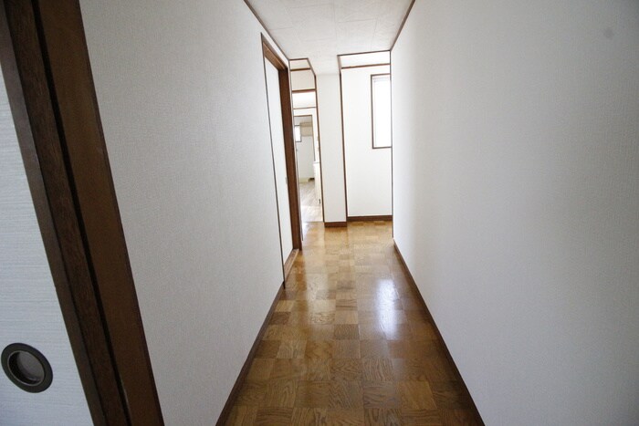 物件内観写真20　(廊下)