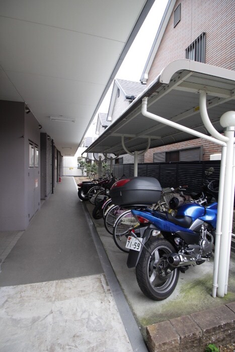 物件外観写真4　(駐輪場)