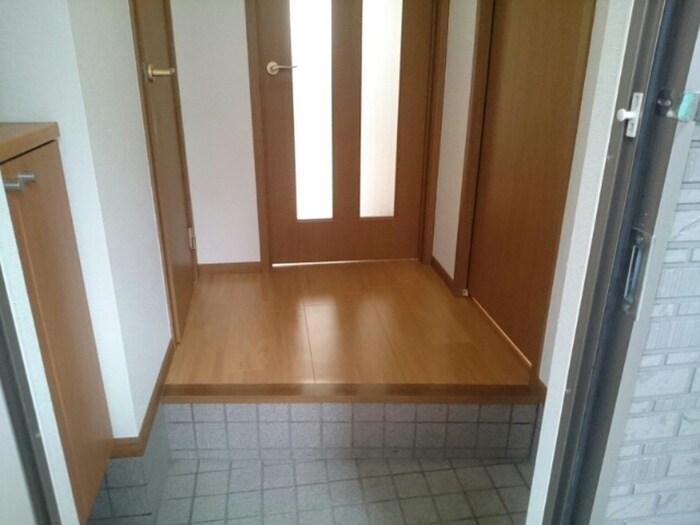 物件内観写真14　(玄関)