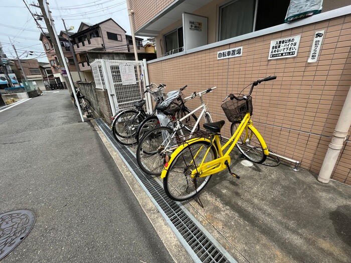 物件外観写真5　(駐輪場)
